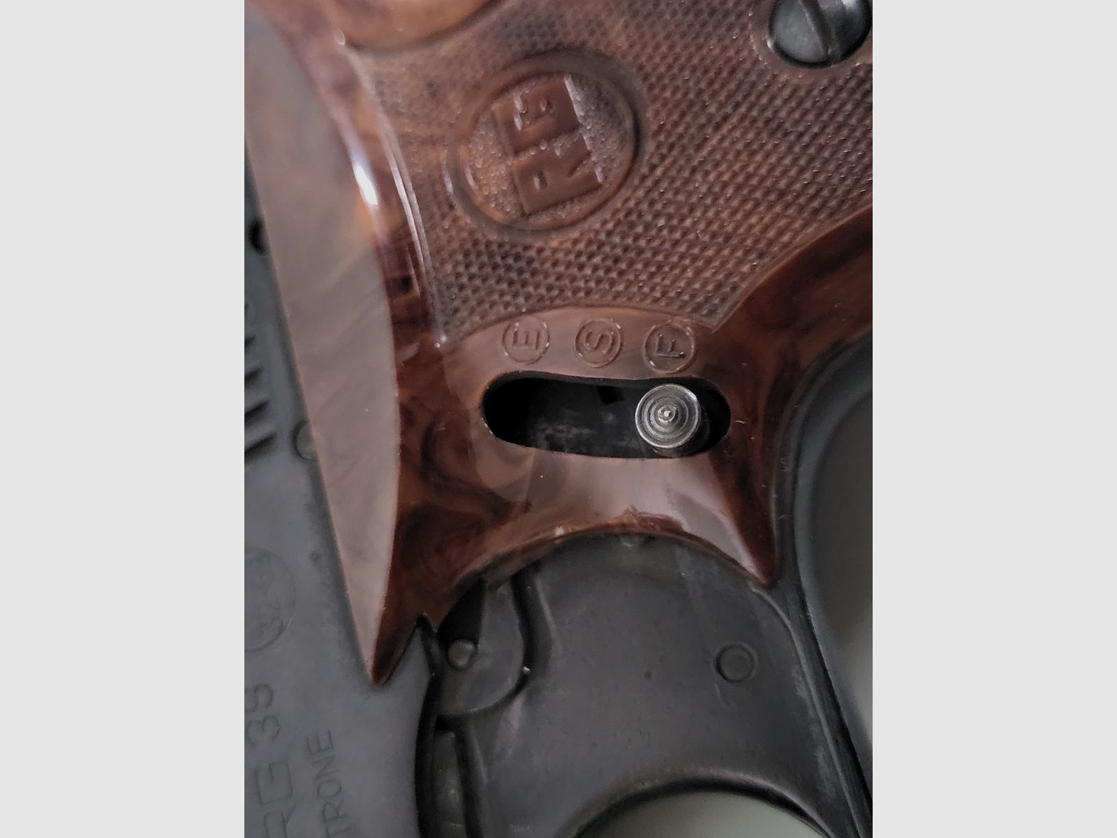 Pistolet à gaz de poche - arme de tir d'alarme RÖHM RG 3S - années 1970