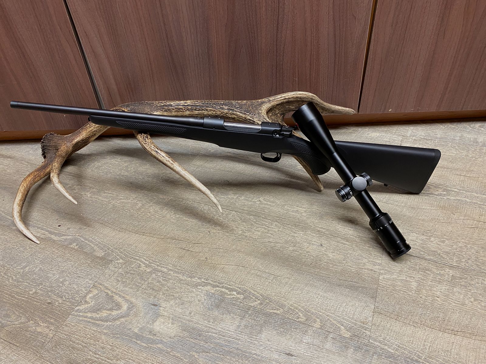 Mauser M12 Extreme, z Leica Amplus 6 2,5-15x50 i
