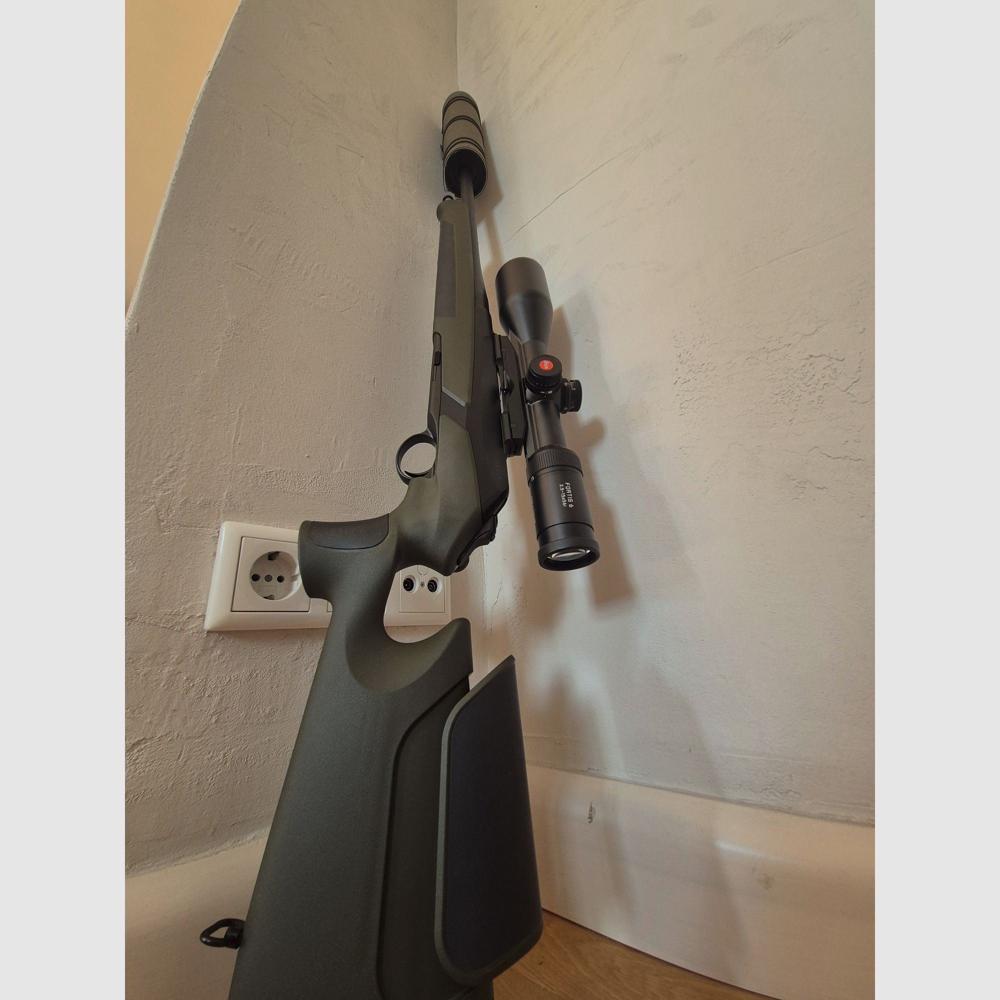 Merkel Helix Speedster Scout .308 inkl. Leica Fortis 6 und Hausken JAKT WD 60 XTRM MK2 – Neuwertiger Zustand