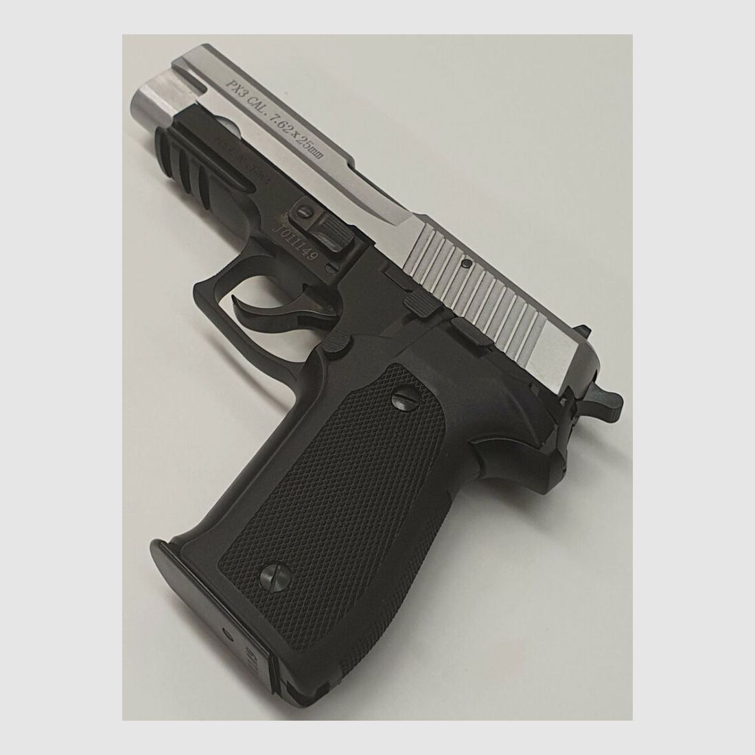 Pistola semiautomática NORINCO Mod. NP762/ NP22/ PX-3 bicolor en calibre 7,62x25tokarev incluyendo accesorios, imagen 2 de 9