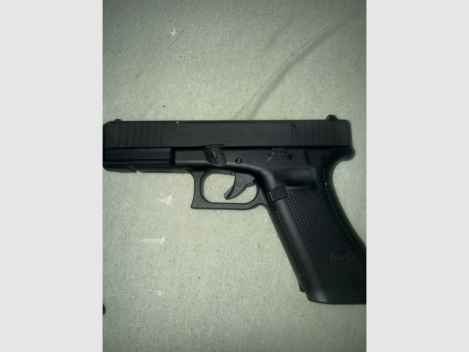Glock 17 Gen 5 9mm Pak