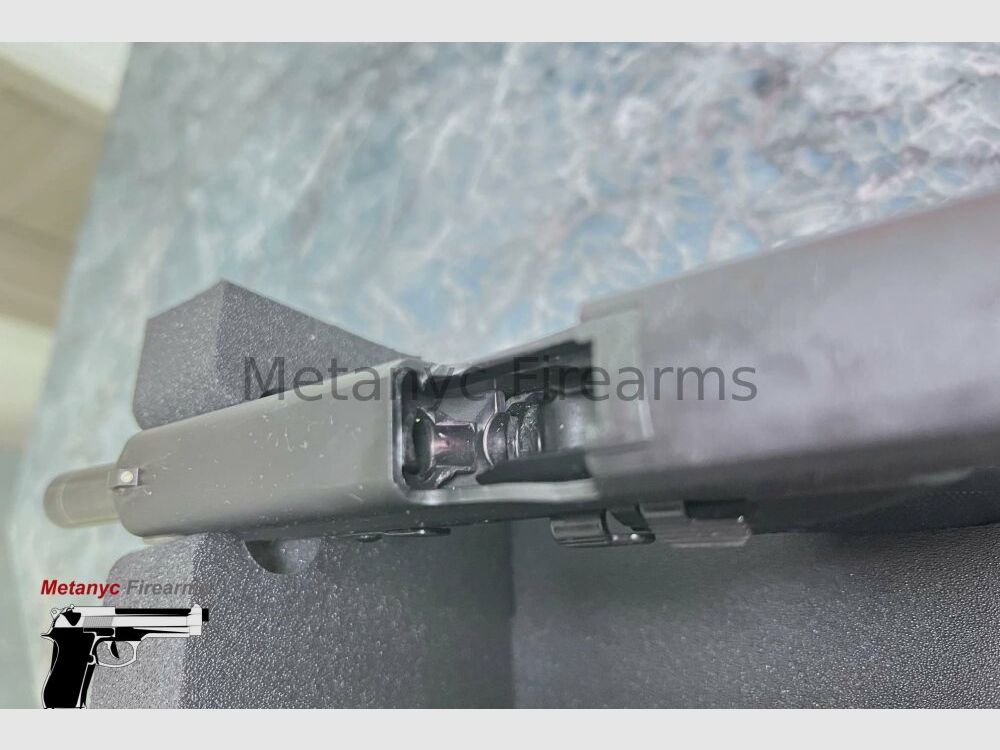 SIG Sauer P220 9mmLuger