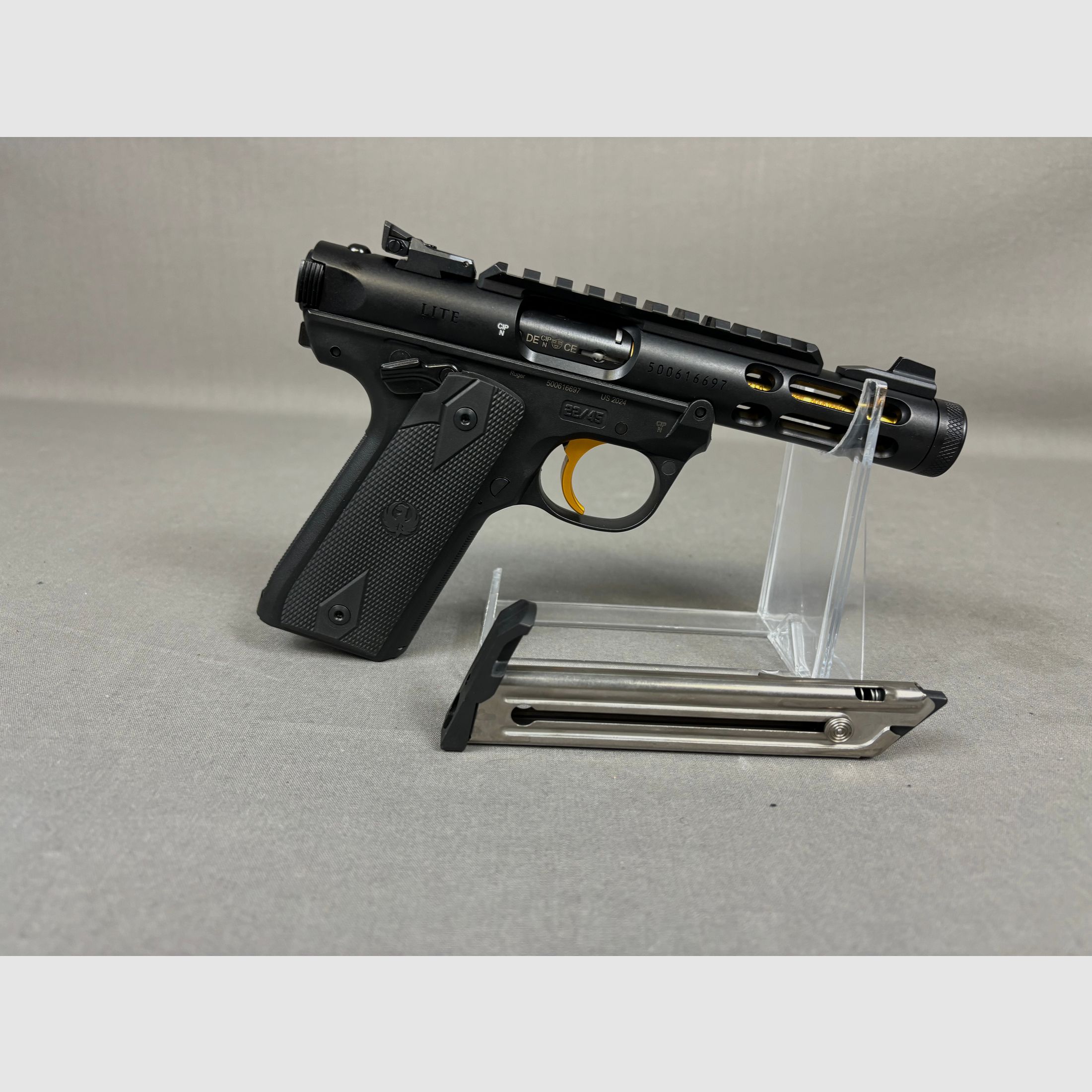 Ruger MK IV22/45 Lite in .22 lr  Black-Gold