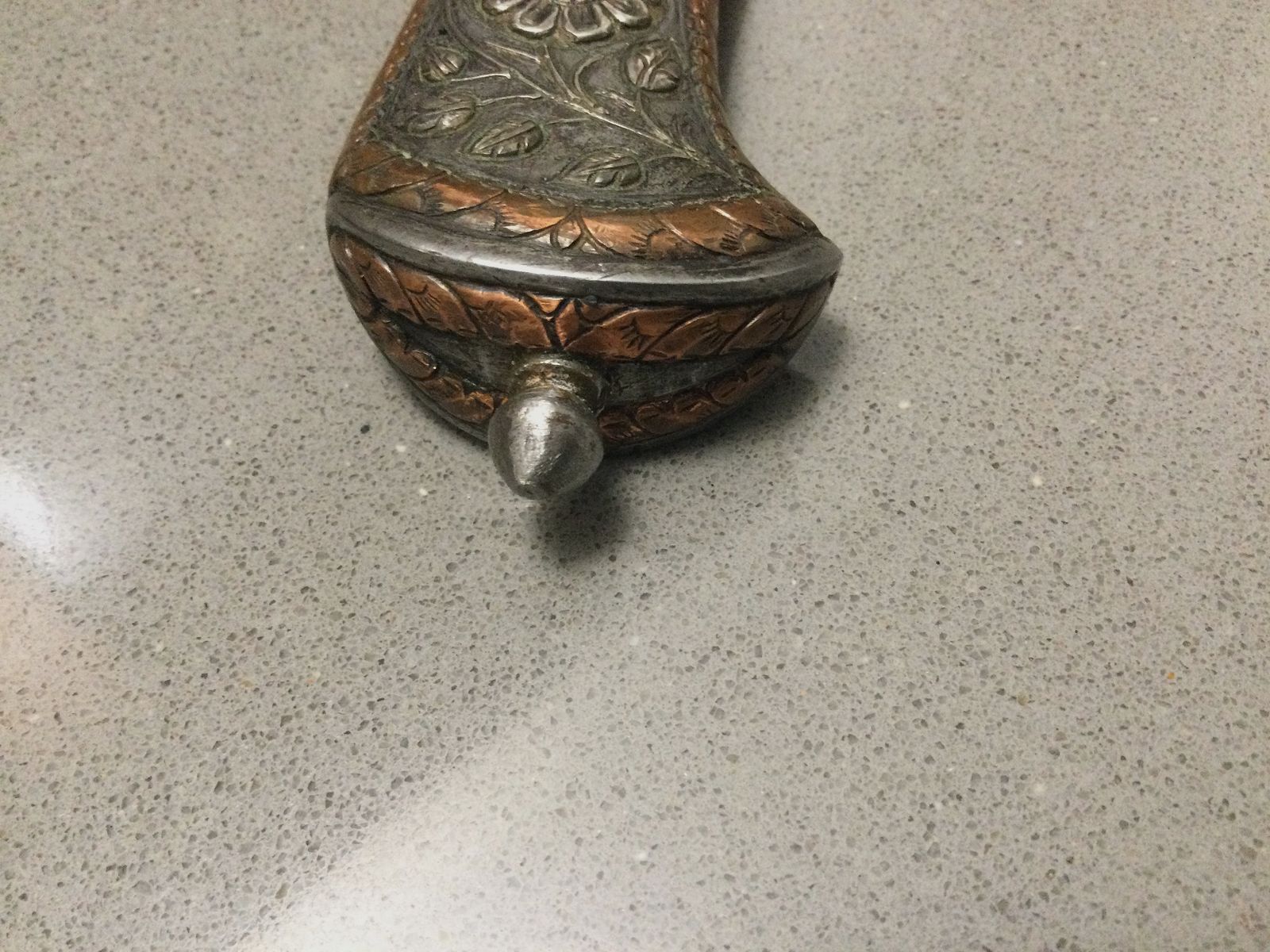 Hermoso cuchillo antiguo, daga, antigüedad, hoja de Damasco