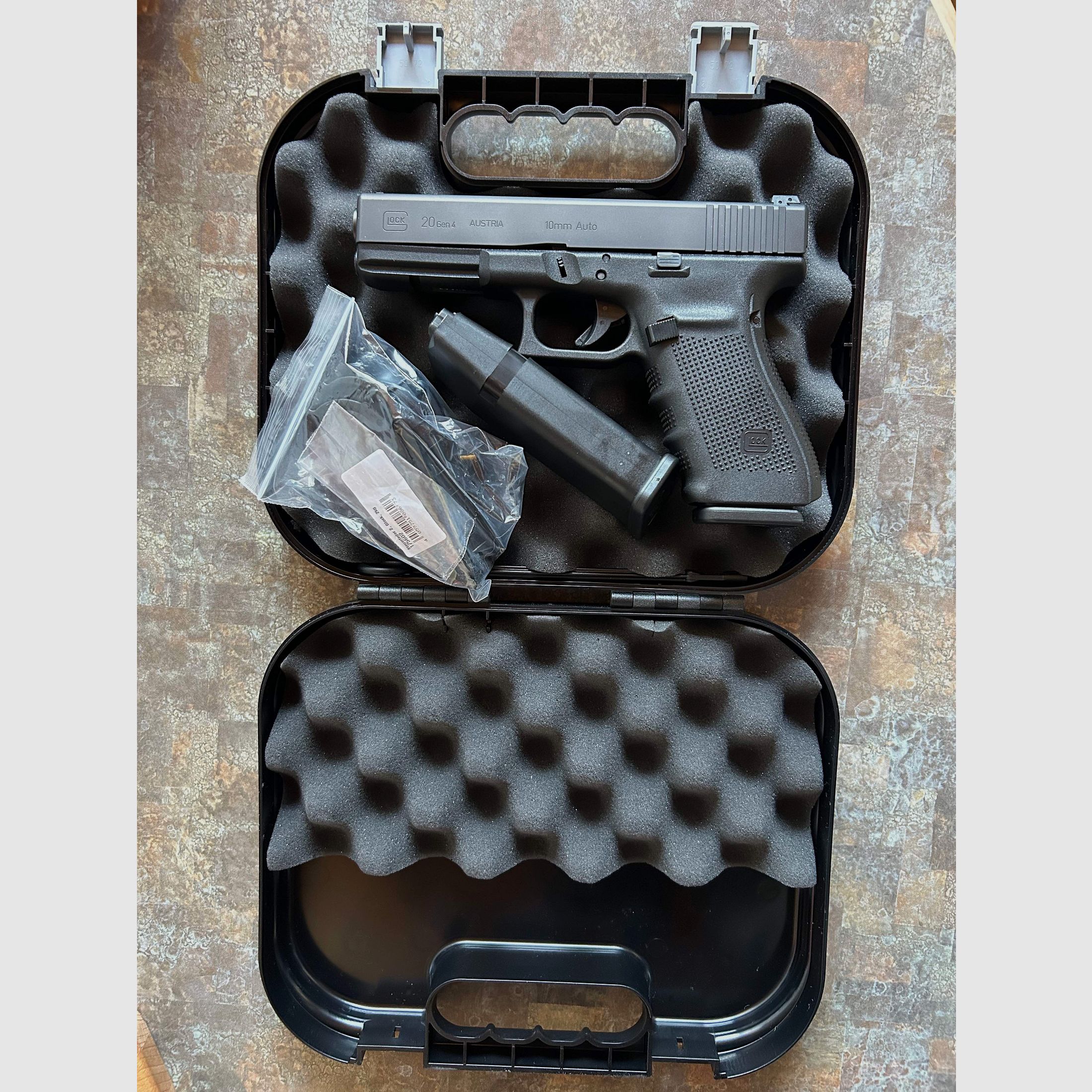 GLOCK 20 PISTOLE GEN4 KALIBER .10 MM NEU & ungeschossen