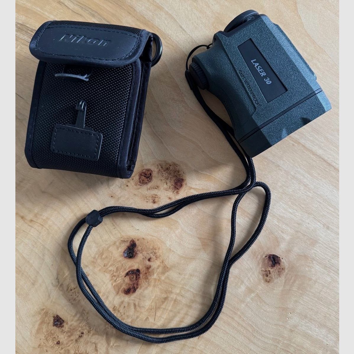 Nikon Laser 30 telémetro