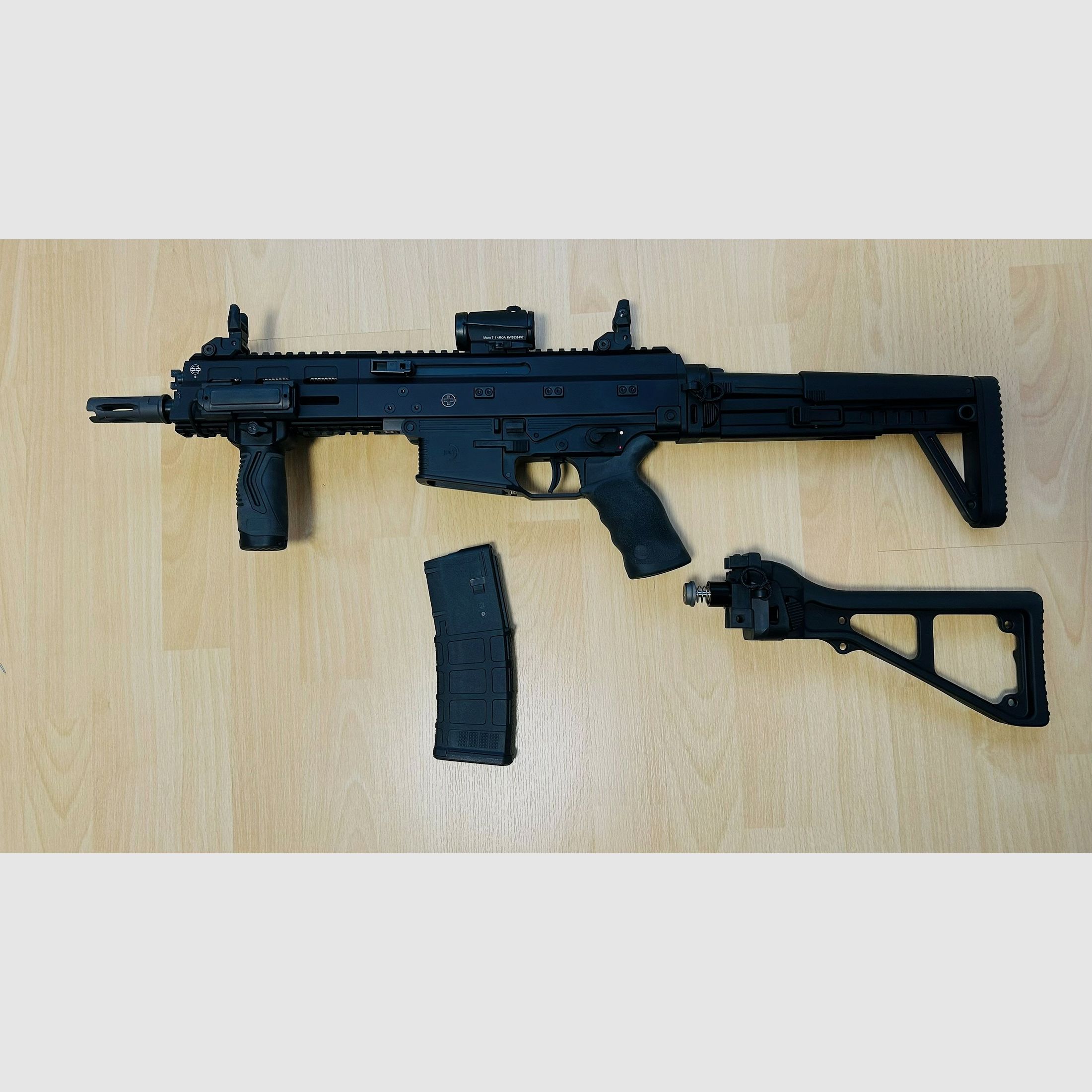 B&T APC 223 met accessoires