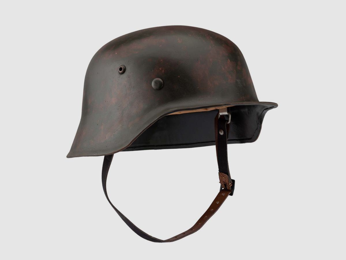 Reproduktion deutscher M42-Helm gealtert ohne Marke EA, Bild 1 von 3