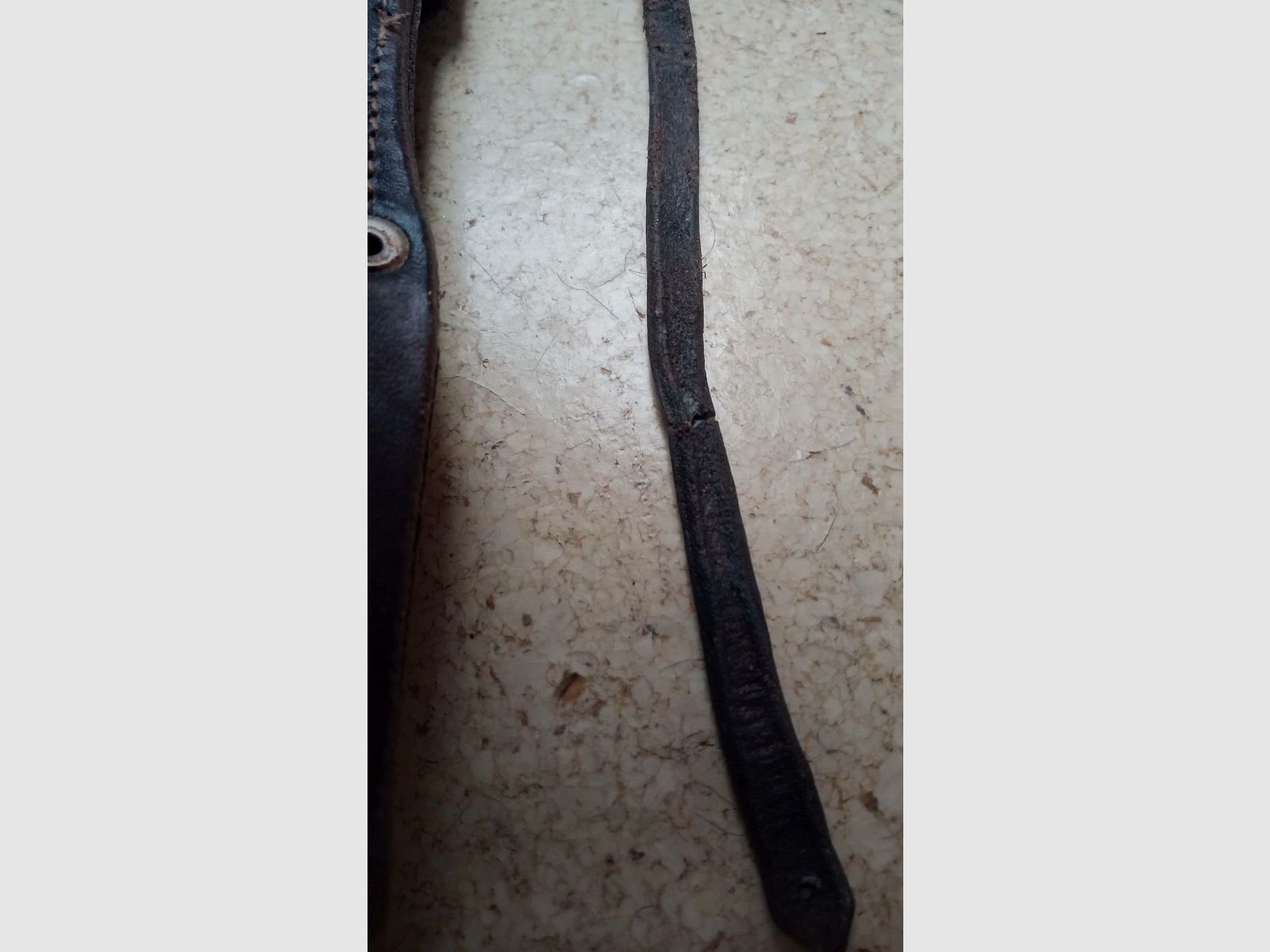 Leder-Frosch und Faustriemen defekt  // AK 6h3 Bajonett Rumänien