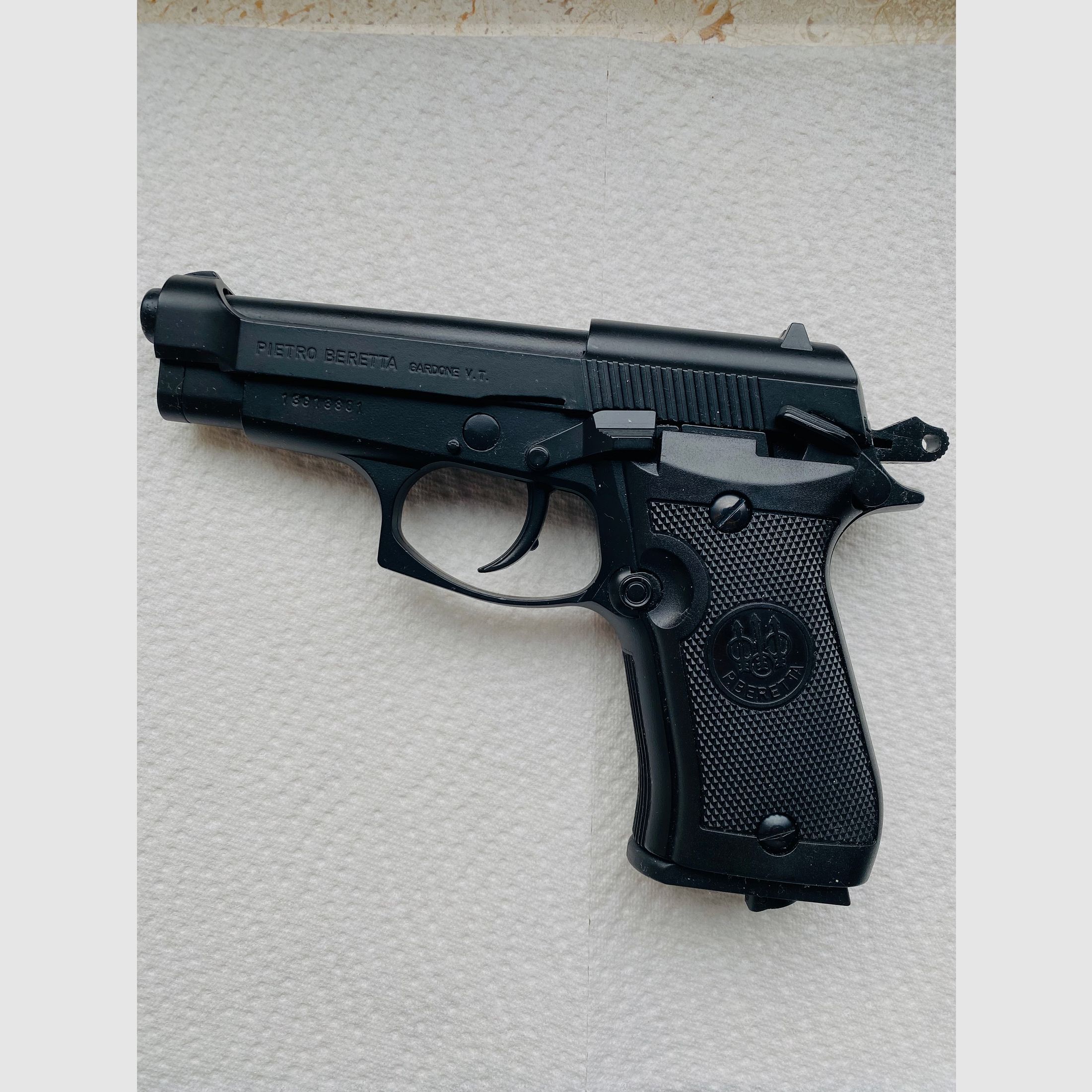 Beretta C02 Airsoft Pistol Mod. 84 FS