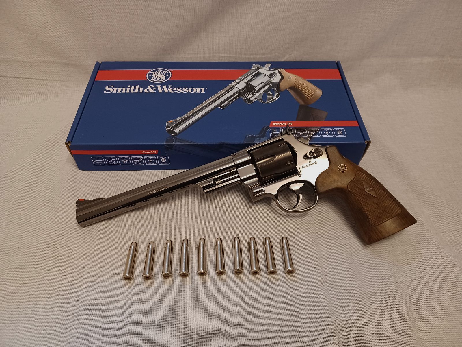 Smith & Wesson M29 - 8 3/8" / hochglanzbrüniert / 4,5 mm Diabolo / CO2 / Revolver / OVP (107)