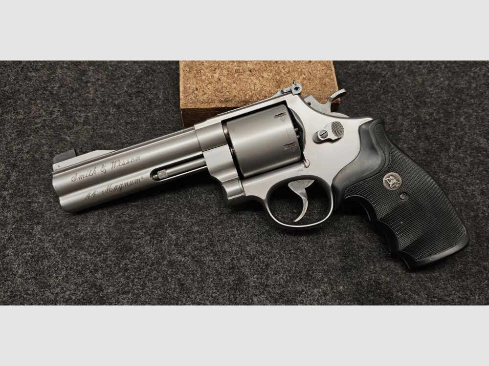 Smith & Wesson 629-4 Classic Champion