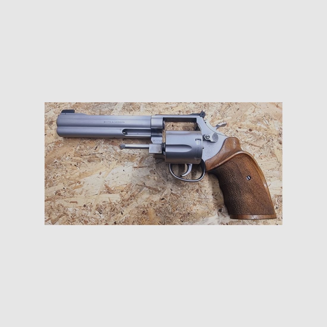 Revolver S&W 686-3 Target Champion 6" .357Mag. 5/1611