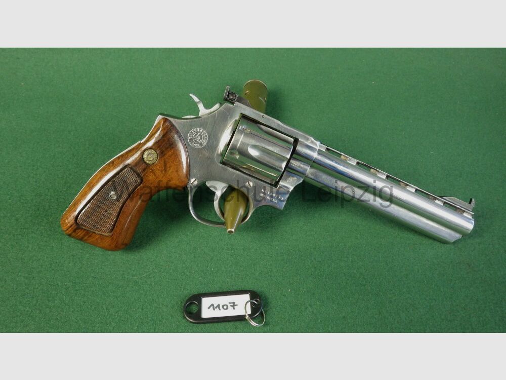Taurus 689