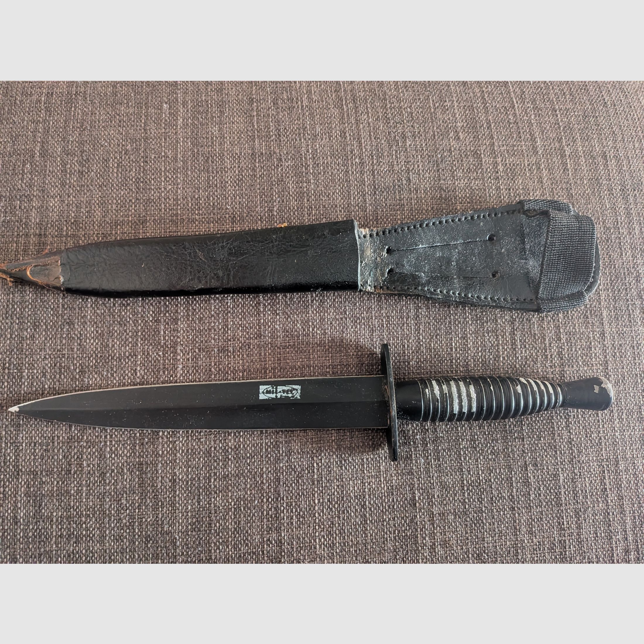 Set de couteaux couteaux de chasse, etc.