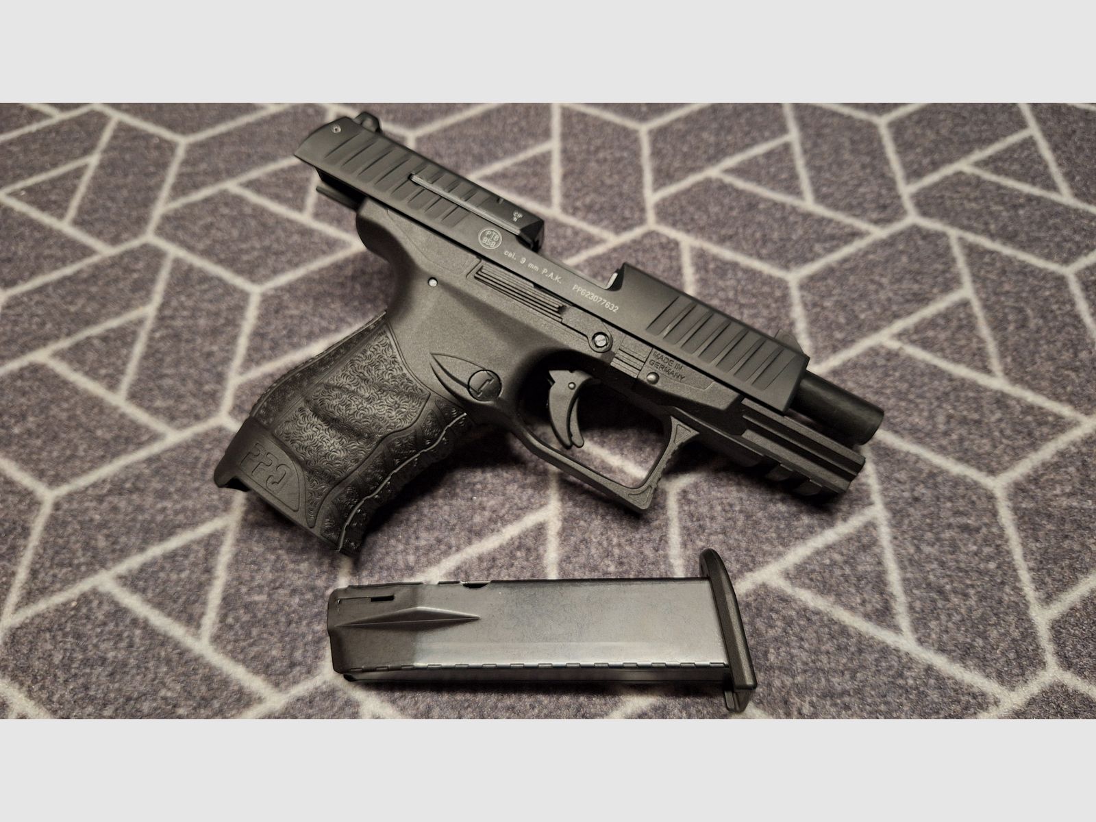 Walther PPQ M2 blank firing pistol 9mm P.A.K. black NEW!