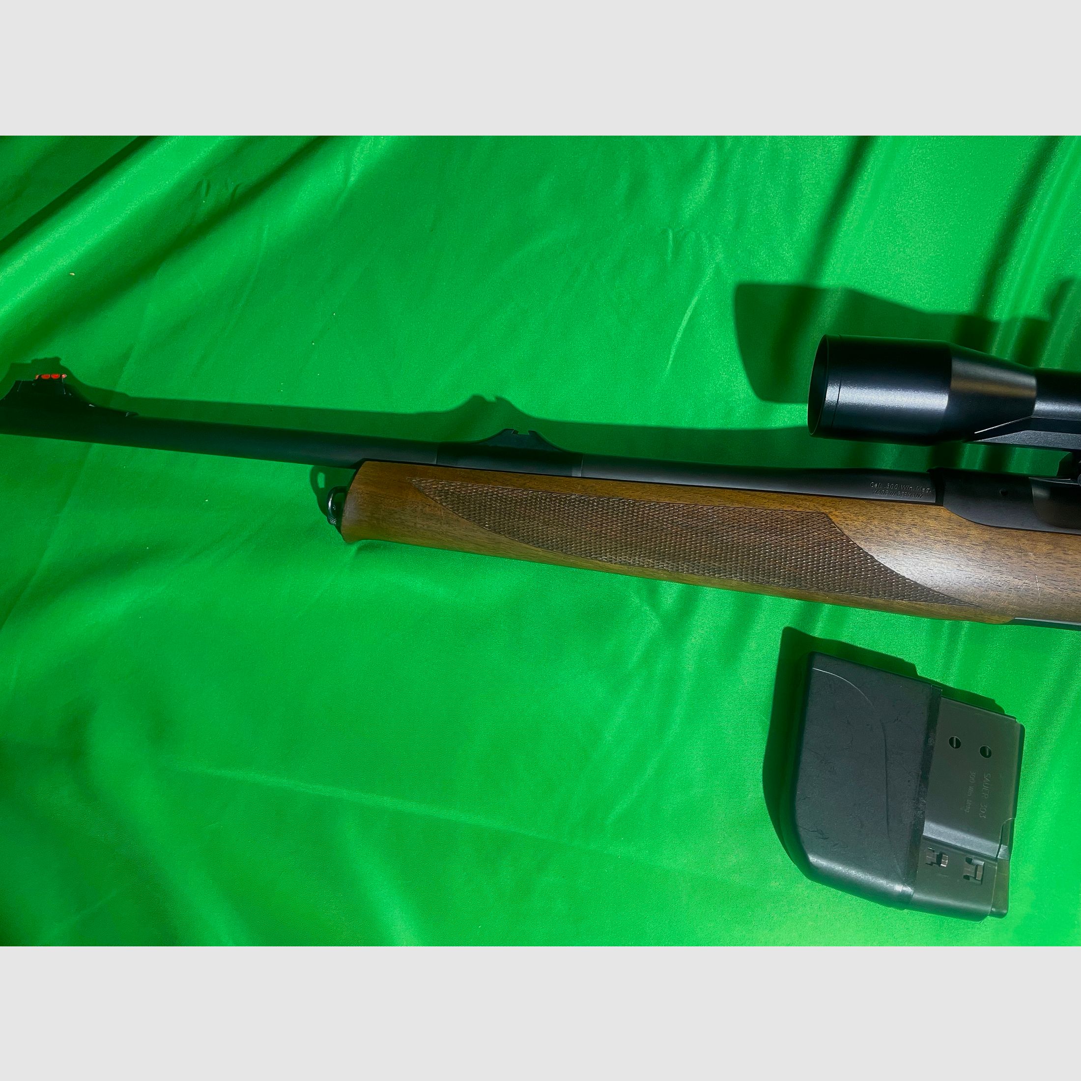 Sauer 303 mit Variopoint M  1,5-6*42 T, in cal 300 winmag