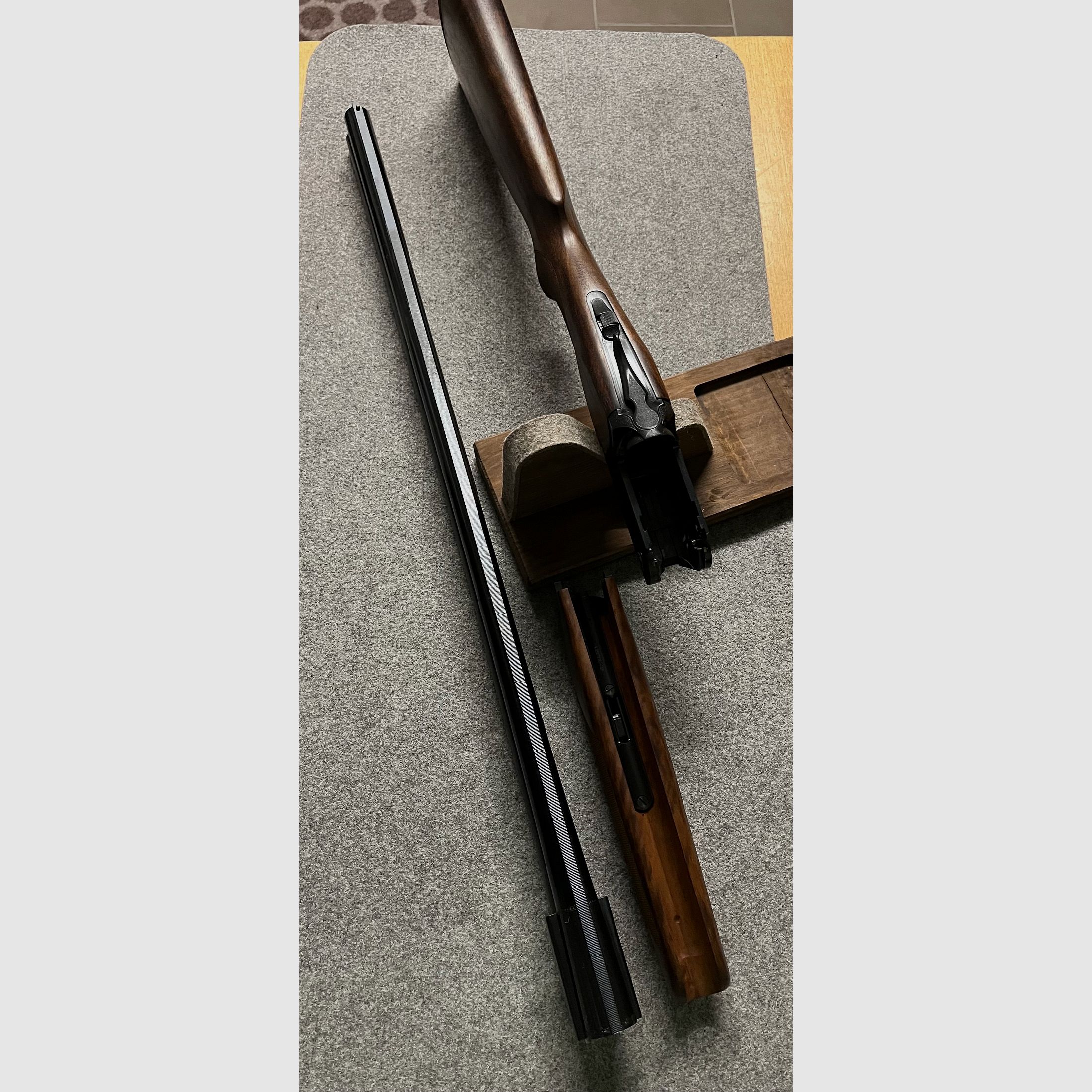 Sour Apollon double-barreled shotgun