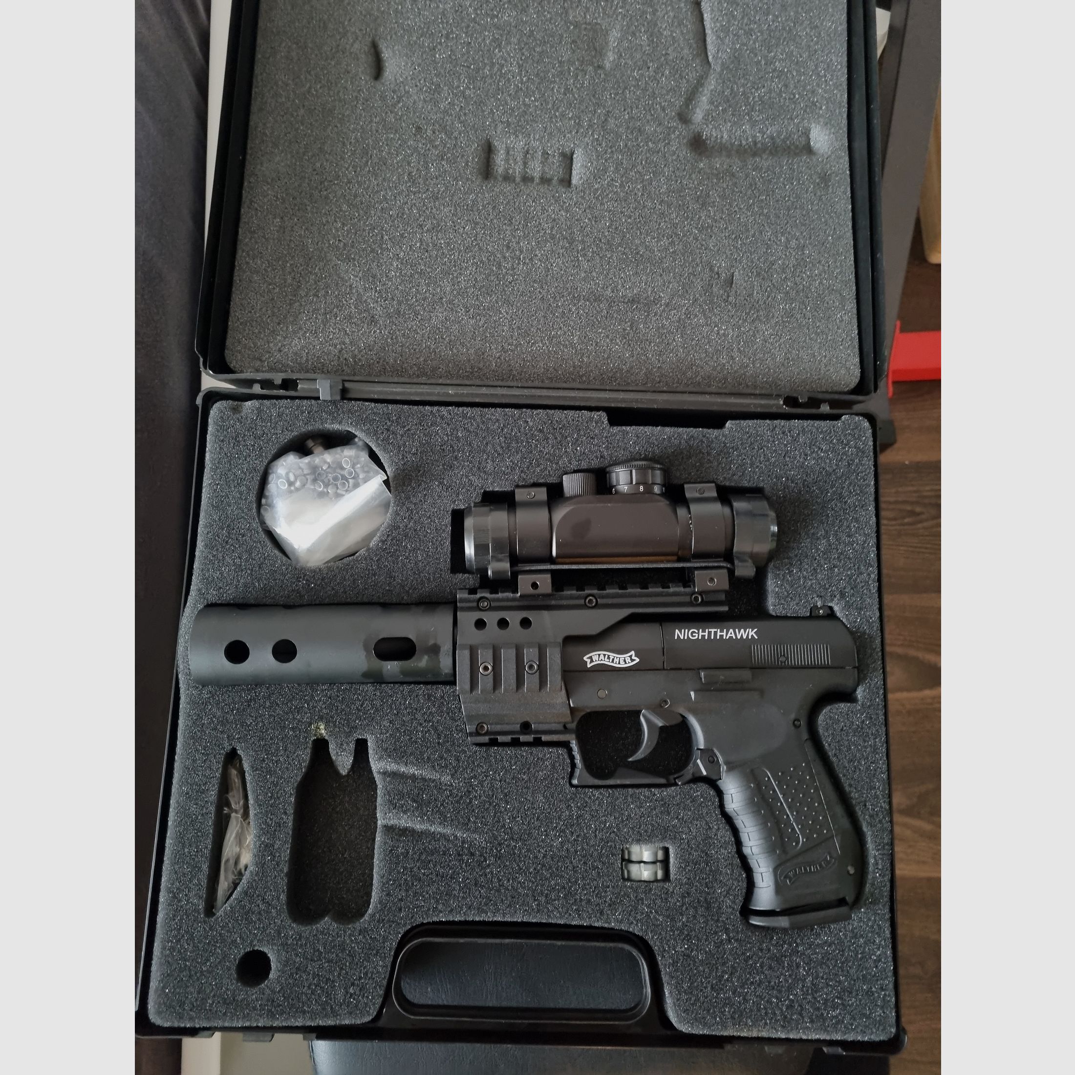 CO2-Waffe "Walther Nighthawk" inkl. Koffer