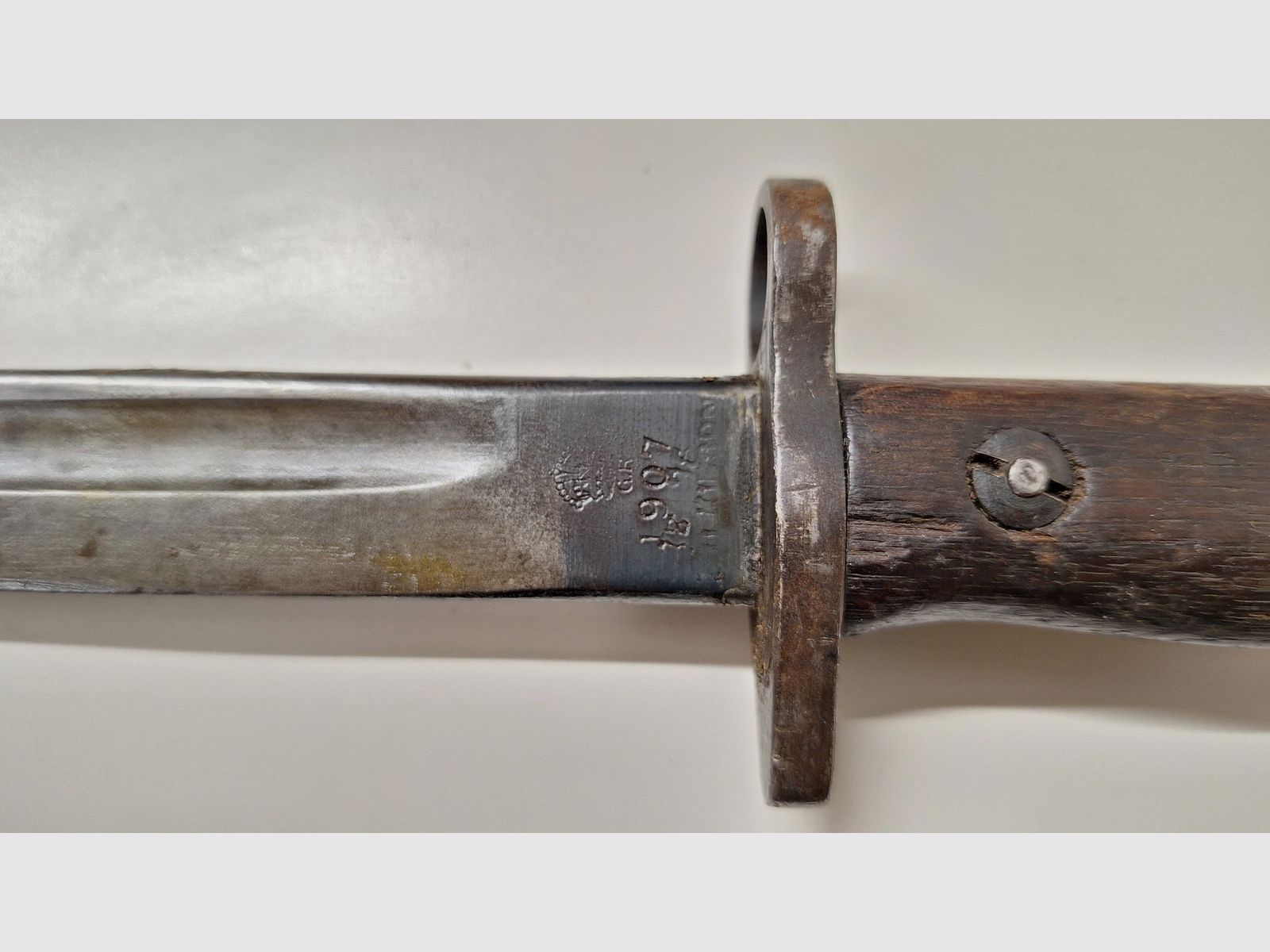 Wilkinson 1907 Pattern Bajonett Leder Scheide in Arsenalfett Seitengewehr