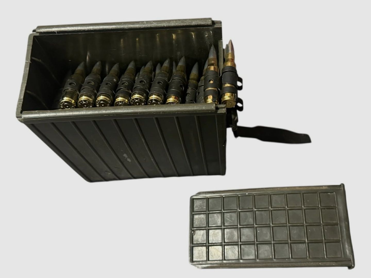 Dekomunition .308/7,62x51win na taśmie rozkładowej SN cynkowane 100 sztuk w tym pudełko do karabinu maszynowego MG3