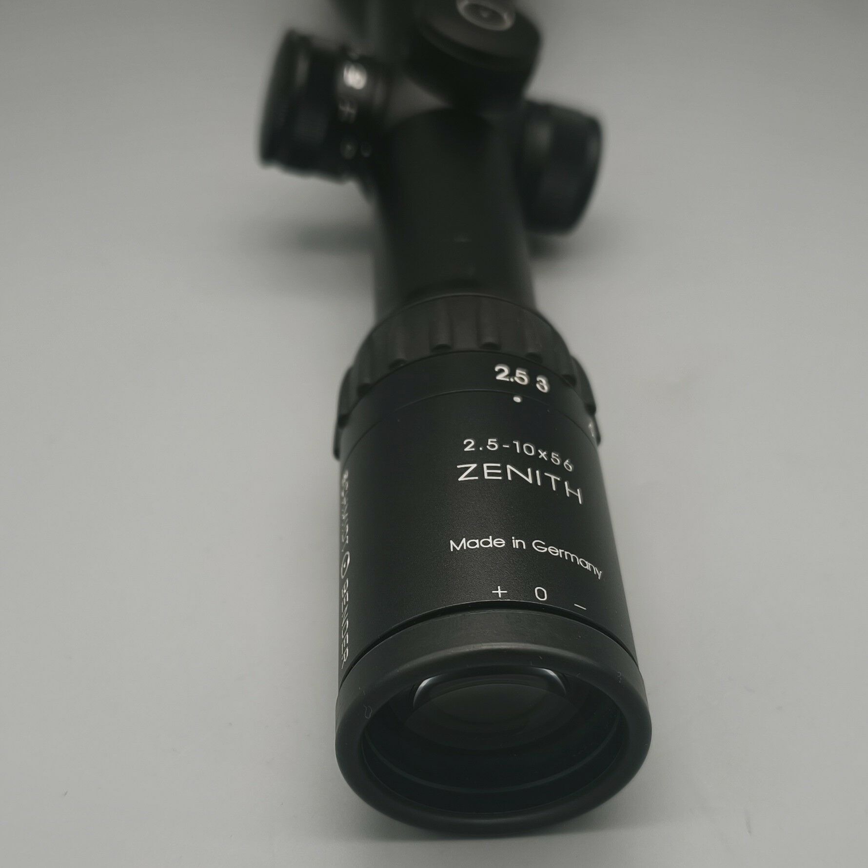 Schmidt & Bender S&B Zenith 2,5-10x56 Richtkijker Reticule FD4 met Verlichte Punt, afbeelding 2 van 10