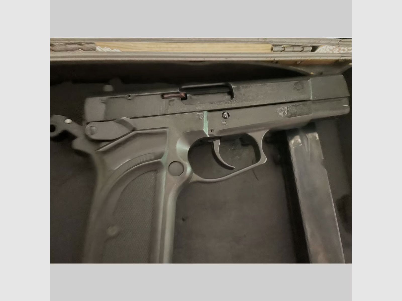Browning GPDA9 blank firing pistol