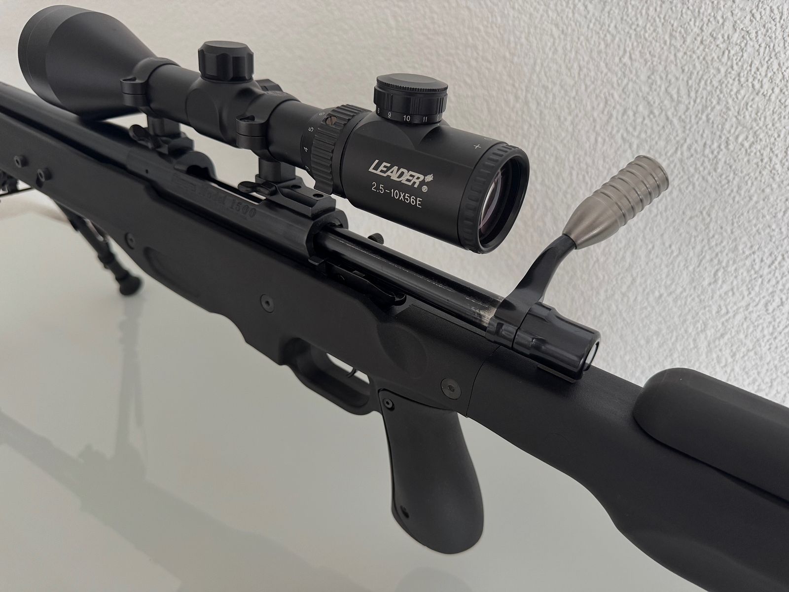 Howa 1500 .223 Rem mit Mündungsbremse und Zweibein Roedale Precison Schaft 