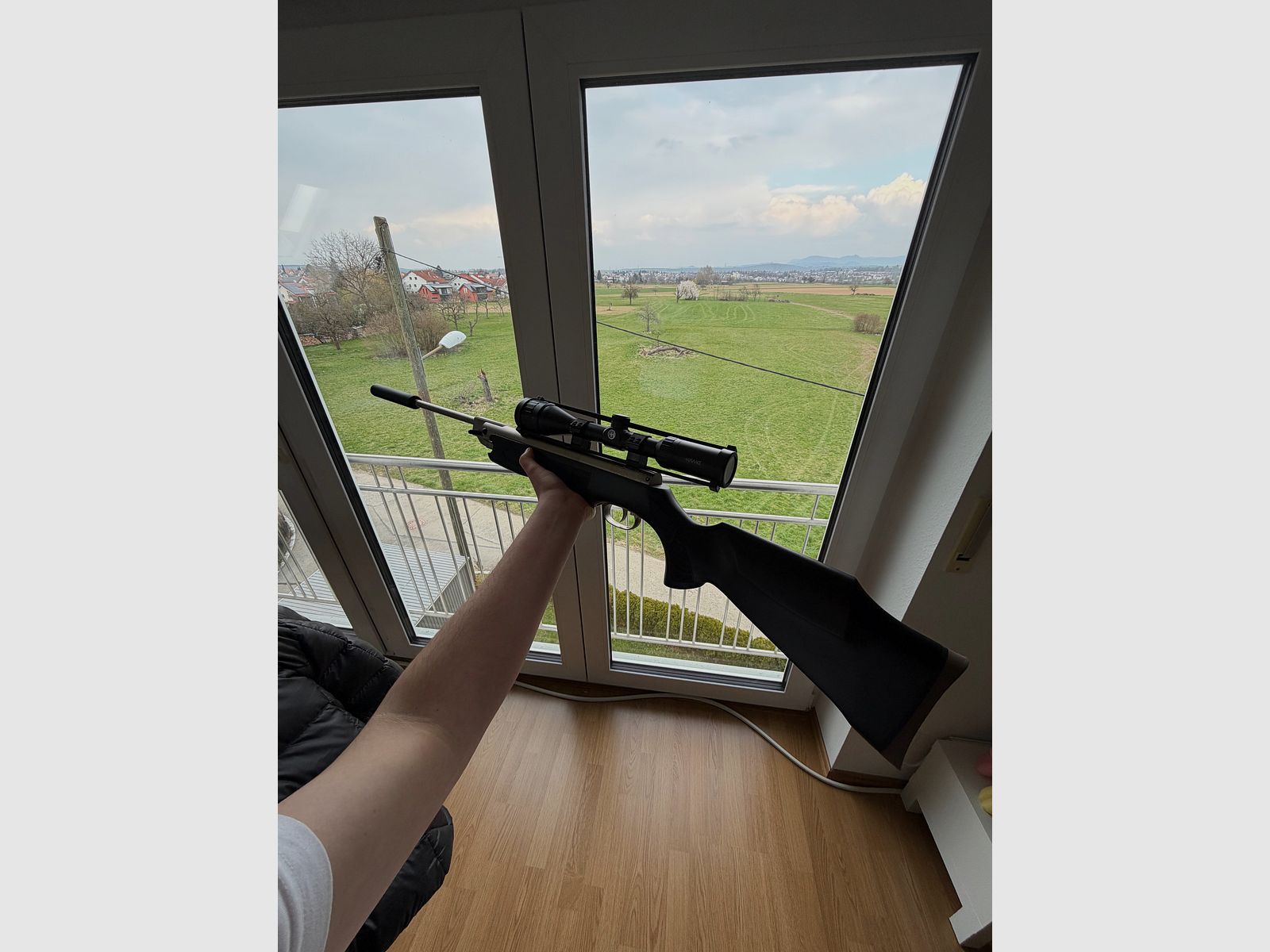 Weihrauch HW 35K F Black Silence – 4.5 mm, incl. silencer & scope + bag