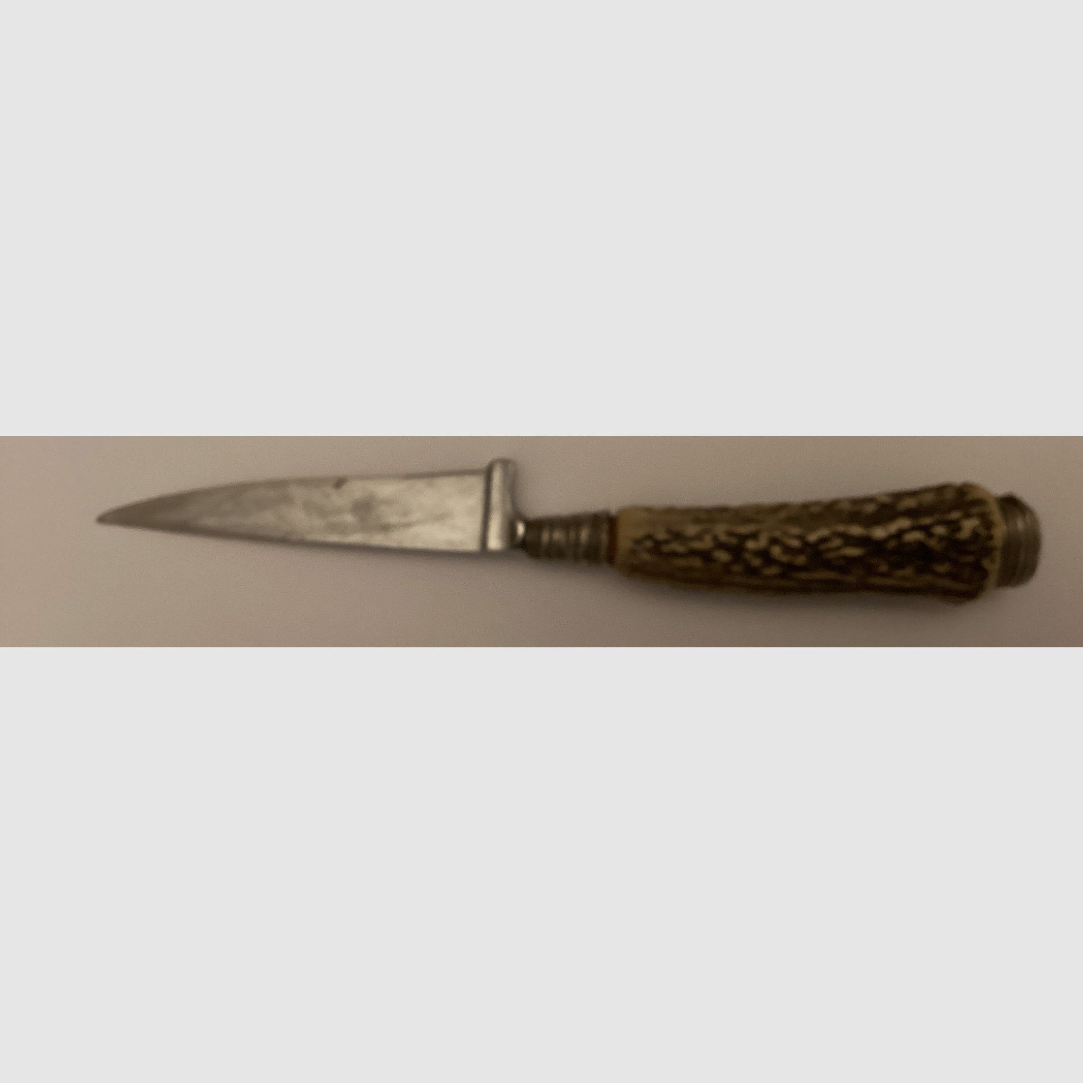 Messer mit Hirschhorngriff