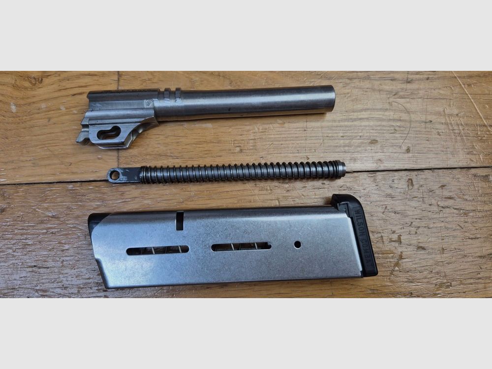 Conversione eccezionale per Pistoletto SIG P210 – Cal. 7,65 Parabellum – Canne + molla di recupero in 7,65 Para – Caricatore idoneo – Molla originale SIG – 100% SIG – Per P210 / P210-2,3,4,6… – Completo e in condizioni nuove – Molto molto raro in 7,65 Para – TBE++, immagine 3 di 6