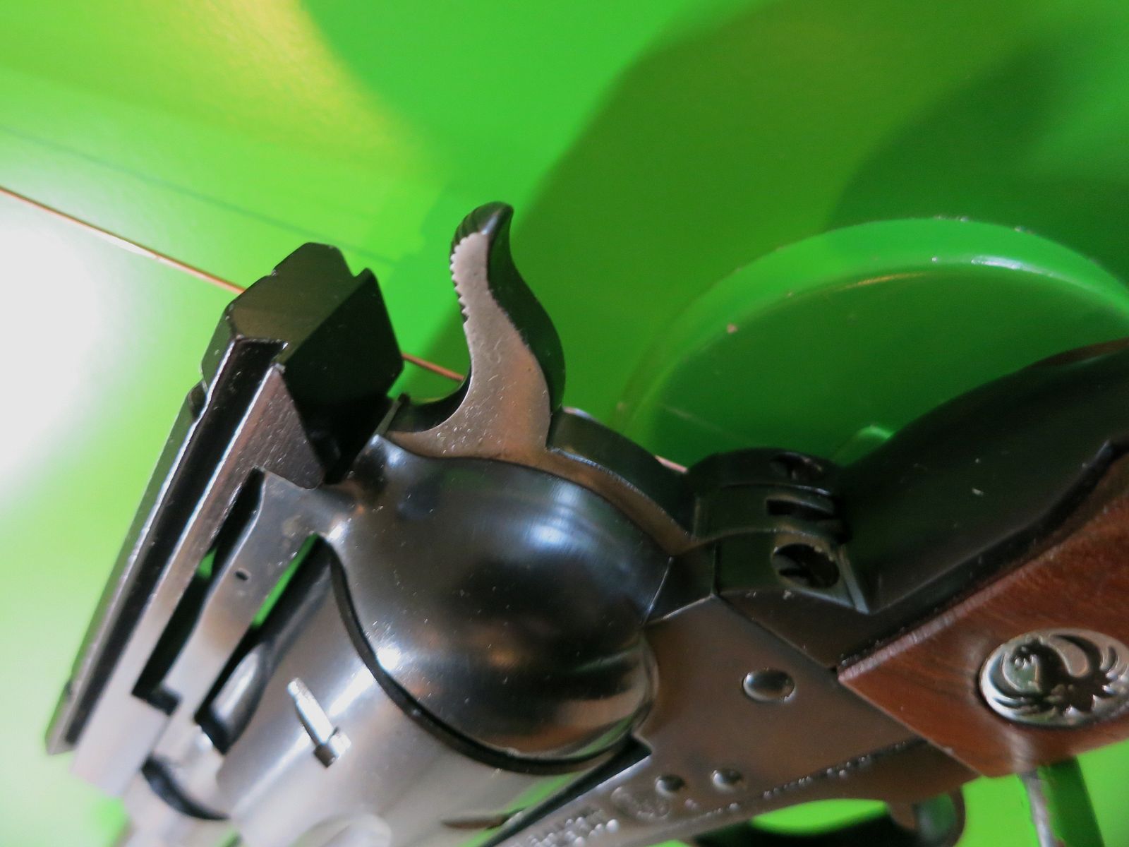 Revólver occidental, Sturm Ruger & Co., modelo Blackhawk, cañón de 7,5", .30 Carbine, riel Weaver #52-