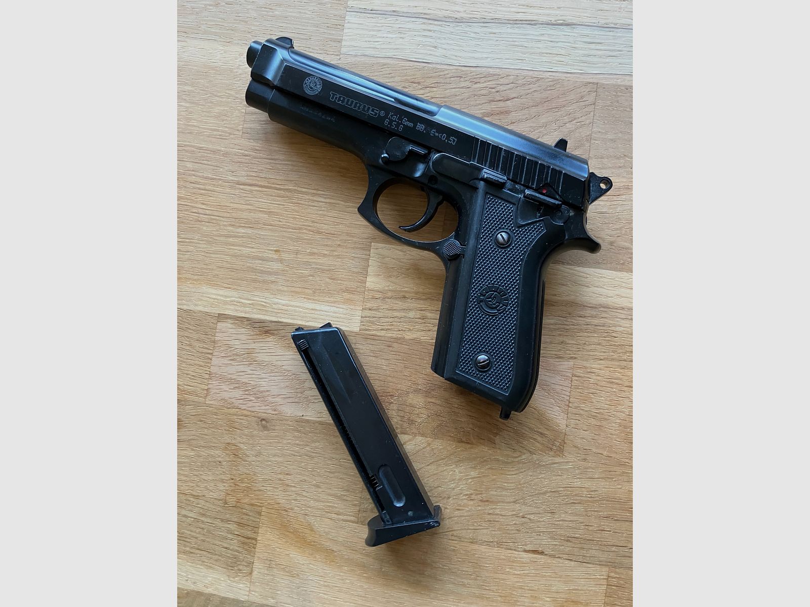 Softair Forjas Taurus PT 92 AF