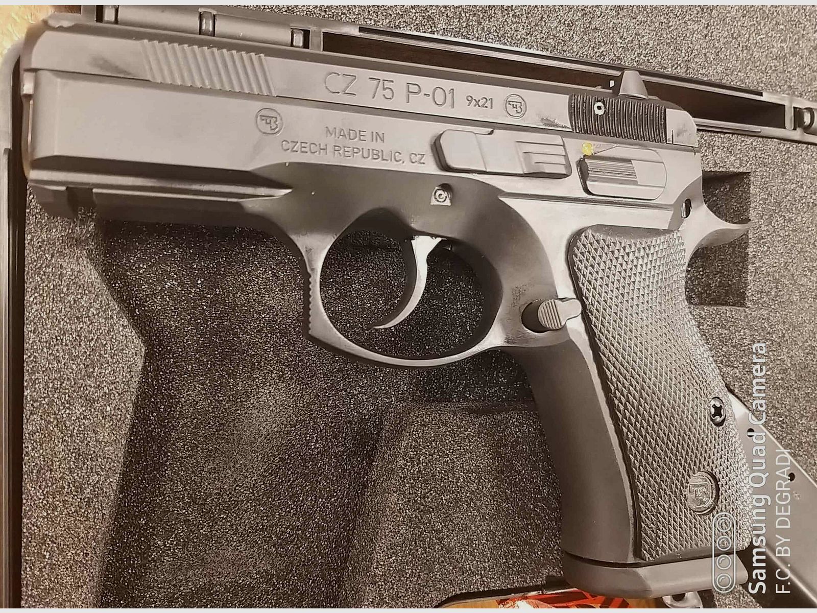 CZ 75 P-01 9X21, image 2 sur 3