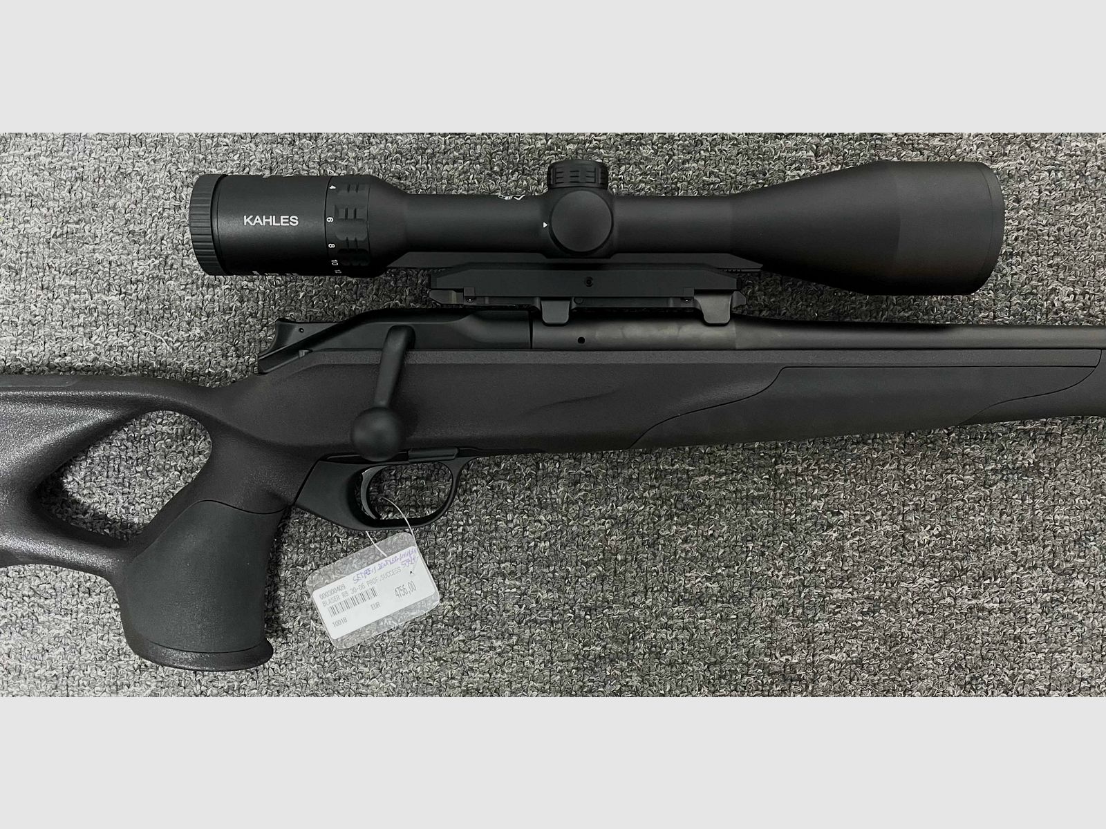 Blaser R8 Professional Succes + Kahles Helia 2,4-12x56 i + Montaje Dentler