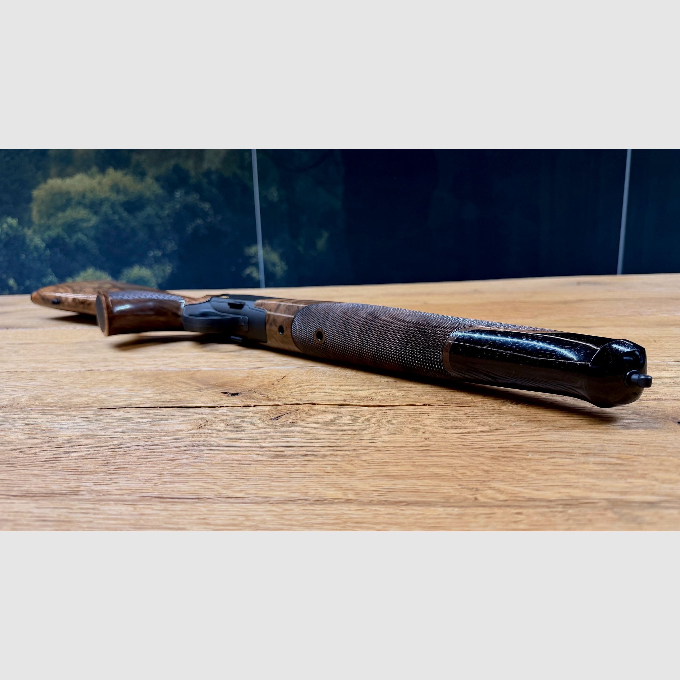 Blaser R8 Success Schäftung / Holzklasse 4 / R8 Logo in Gelb / top Holz absolute Gelegenheit