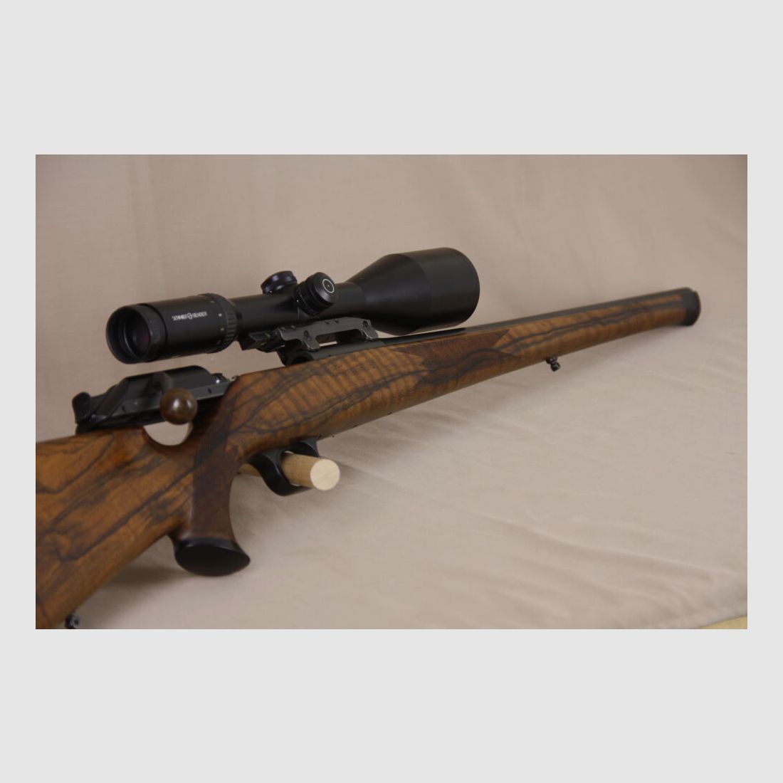 Blaser R93 Stutzen // CUSTOM MADE Handschäftung // Toll gemasertes Schaftholz!