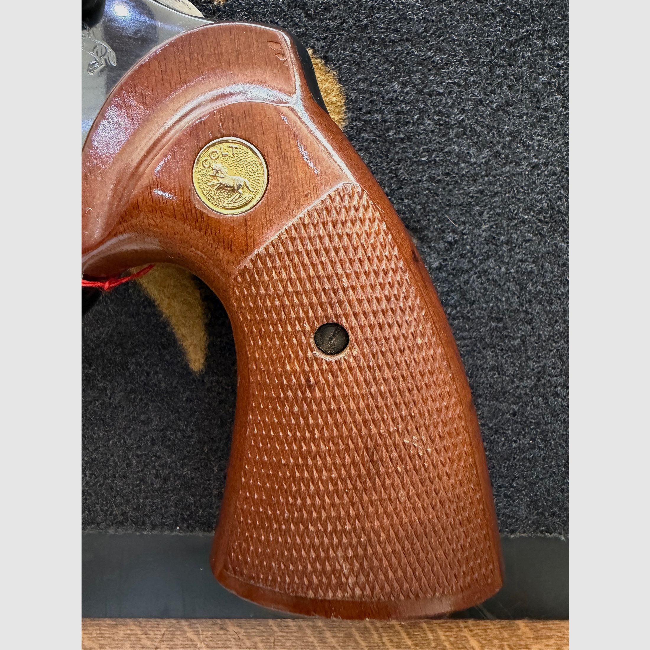 Revolver Colt Python stainless 4