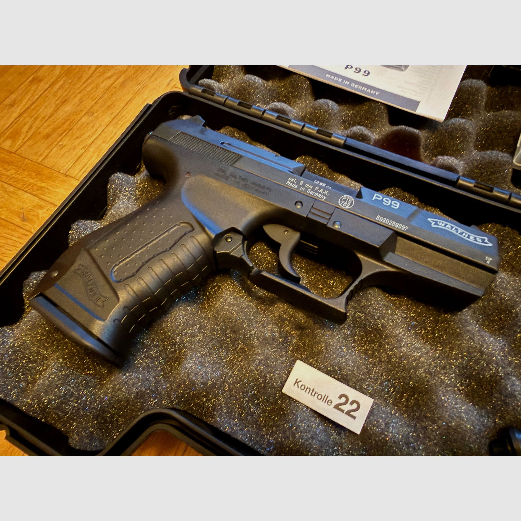 Walther P99 9mm P.A.K. con munizione (peperoncino e scoppio)