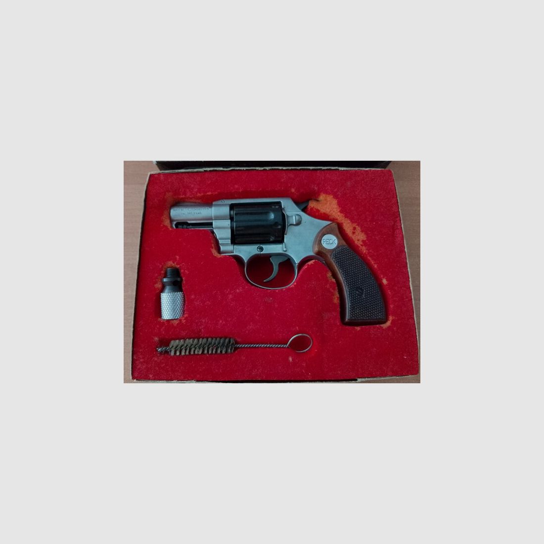 Reck Cobra im Kaliber .380 Knall bzw. 9 mm R.Knall mit Verpackung!