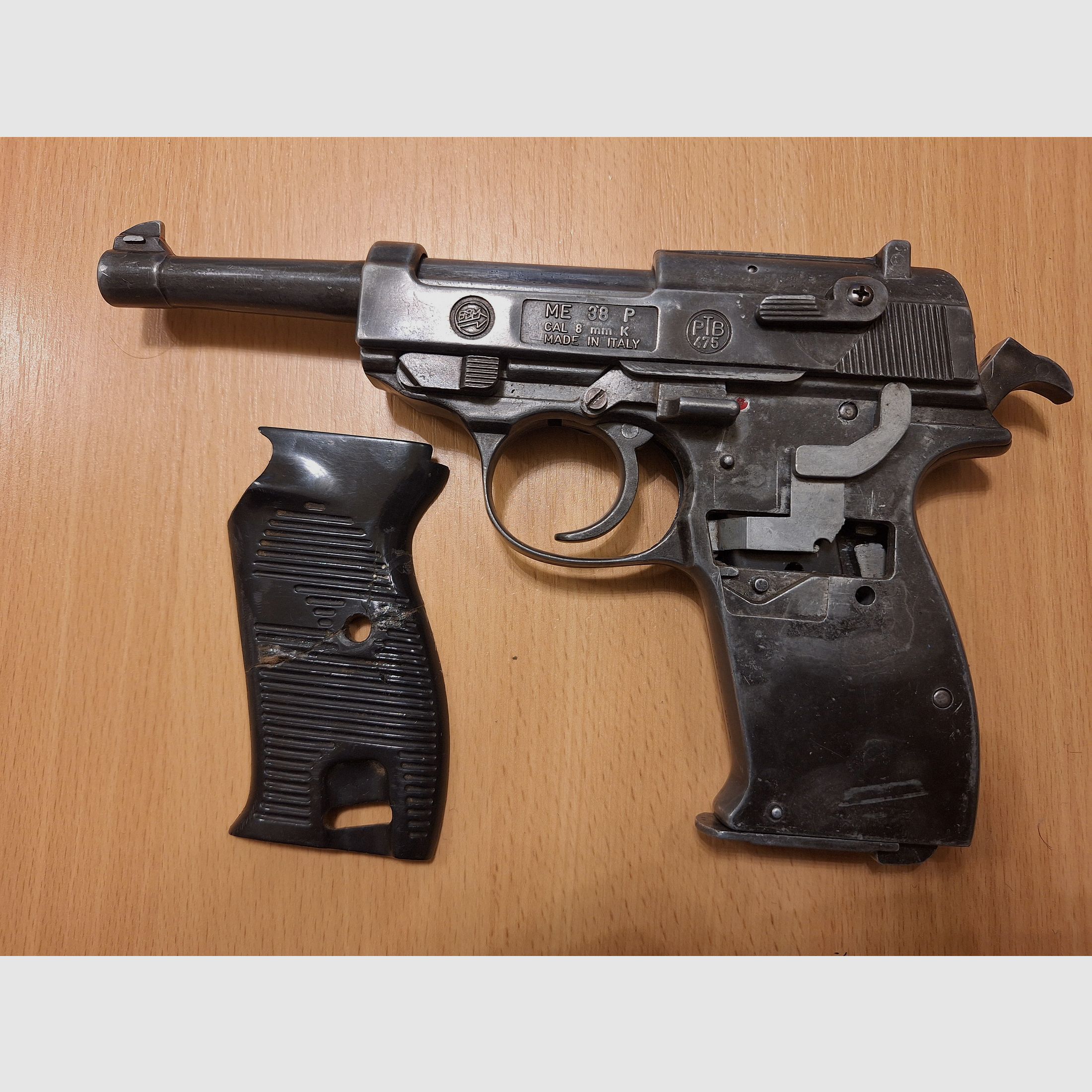 P 38 -  8mm blank firing