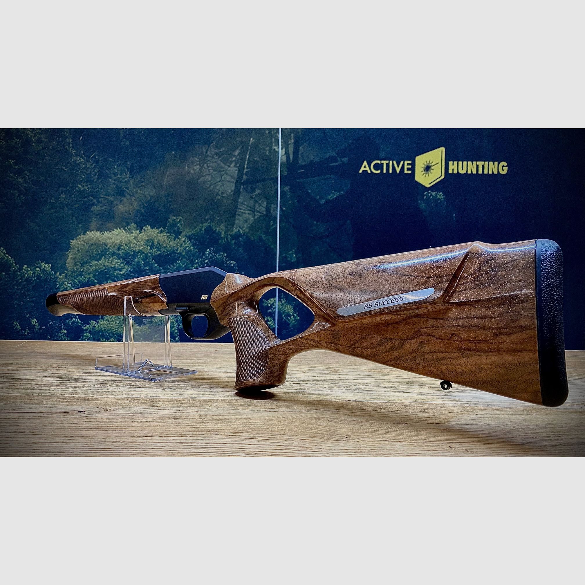 Blaser R8 Success Schäftung / Holzklasse 4 / R8 Logo in Gelb / top Holz absolute Gelegenheit