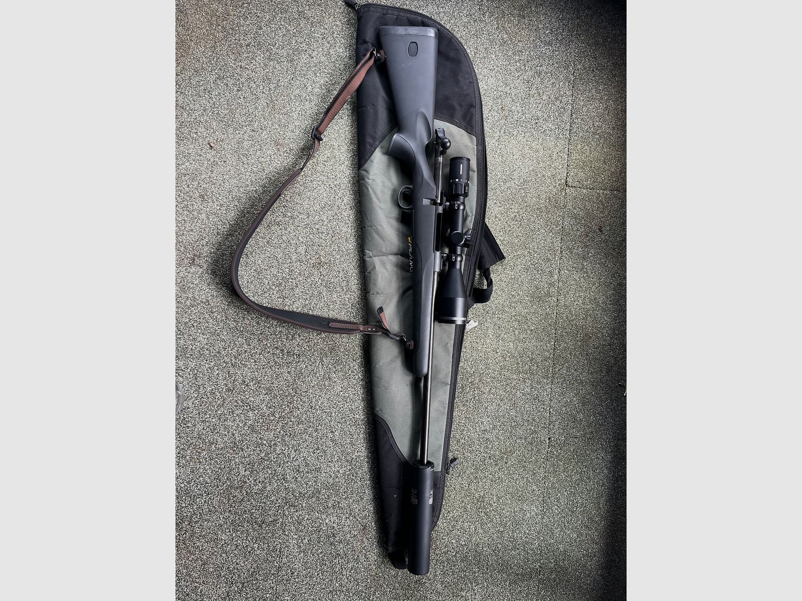 Mauser M18 Kaliber 8x57is  mit Minox 3-15x56 und Mauser Schalldämpfer 
