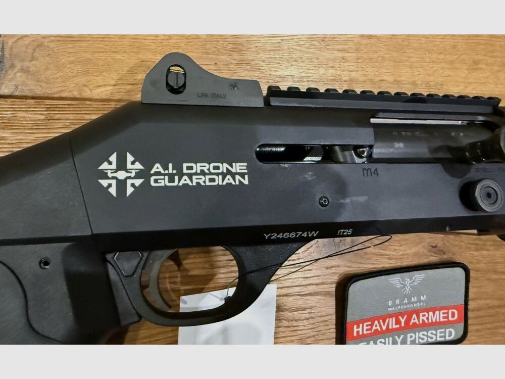 Benelli - Versión para autoridades M4 Super 90 TS A1 Drone Guardian