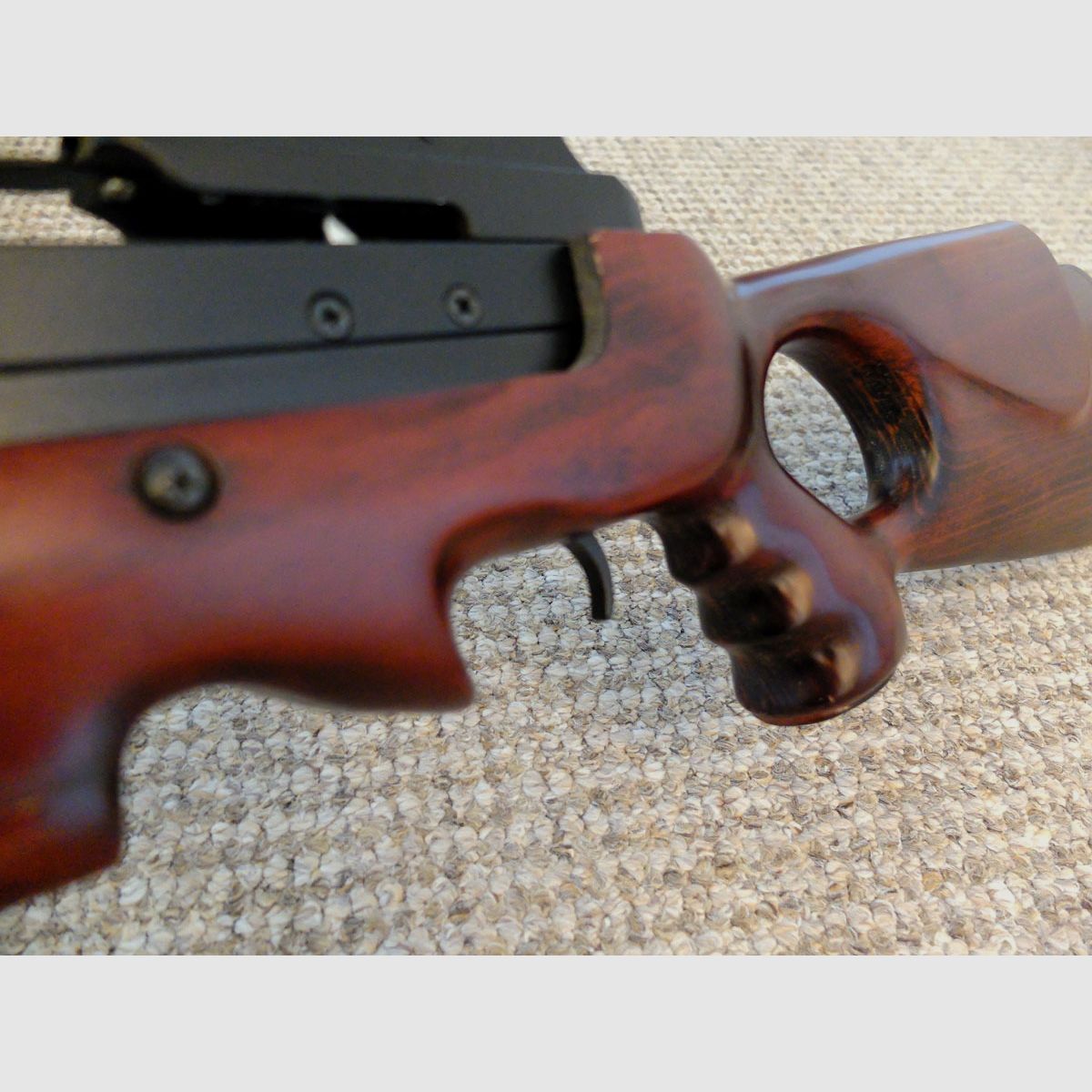 Armbrust mit  Holzschaft und 150lbs - tiptop Zustand.