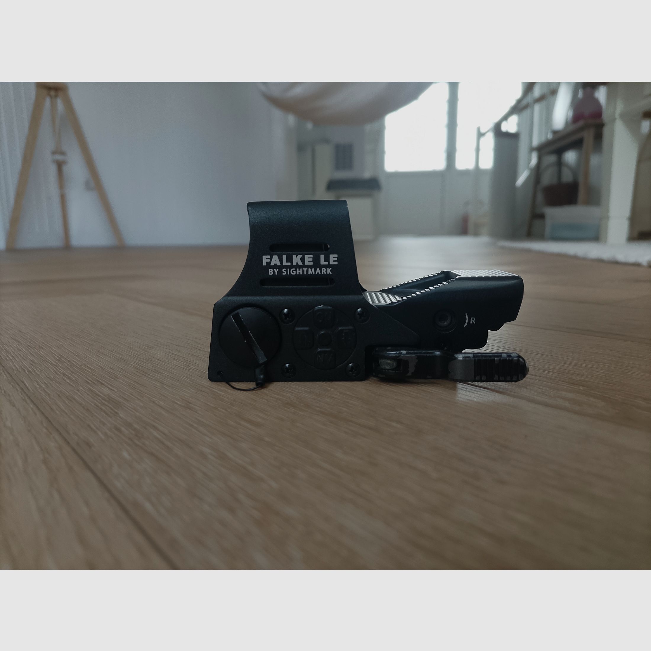 Falke LE by Sightmark reflex sight / red dot sight with quick-release mount