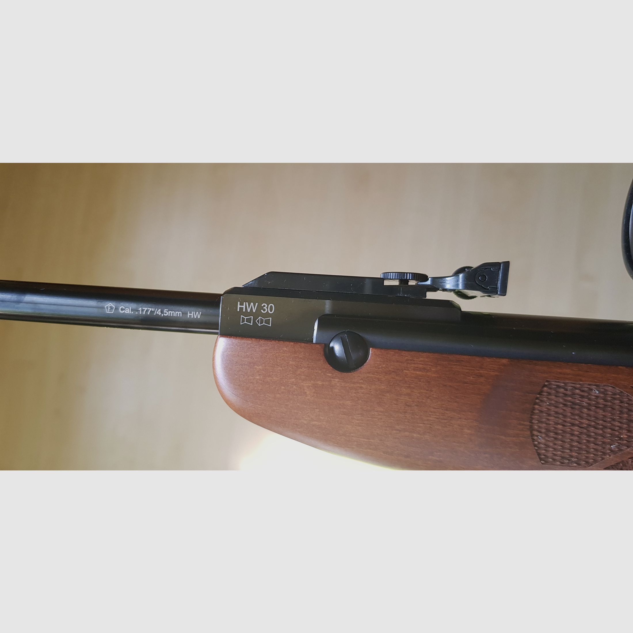 Complete set! Weihrauch HW30 – as good as new – <60 shots – scope 3–9x40 + case + pellets