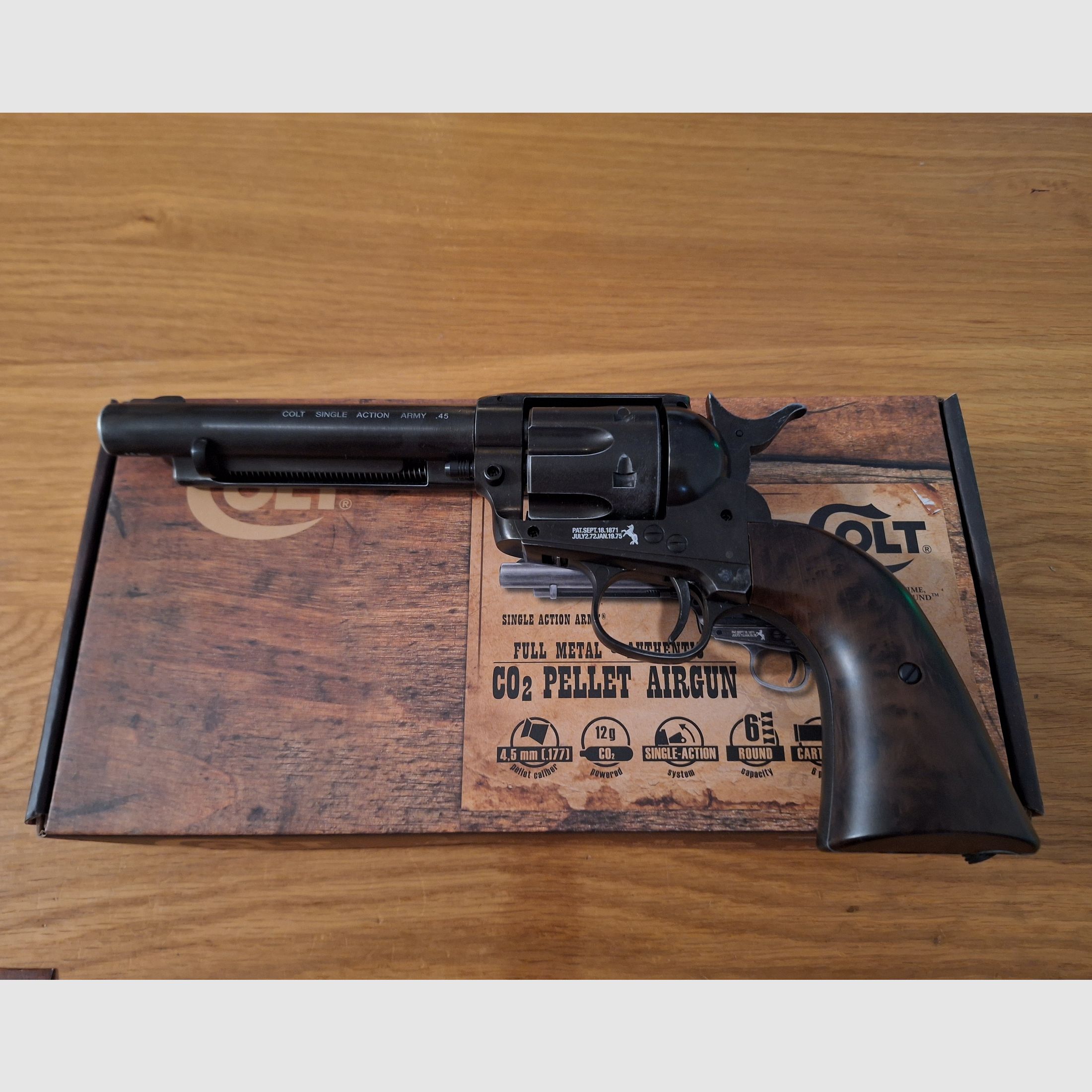 Colt Single Action Army (SAA) Co2 4,5 mm Diabolo gezogener Lauf realistisches Nachladen mit 22 Ladehülsen antik finish