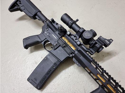 AR15 personalizzato superlativo nello stile di John Wick. Cal. 223 Rem. Solo componenti di alta qualità. Opzionale con Nightforce NX8!