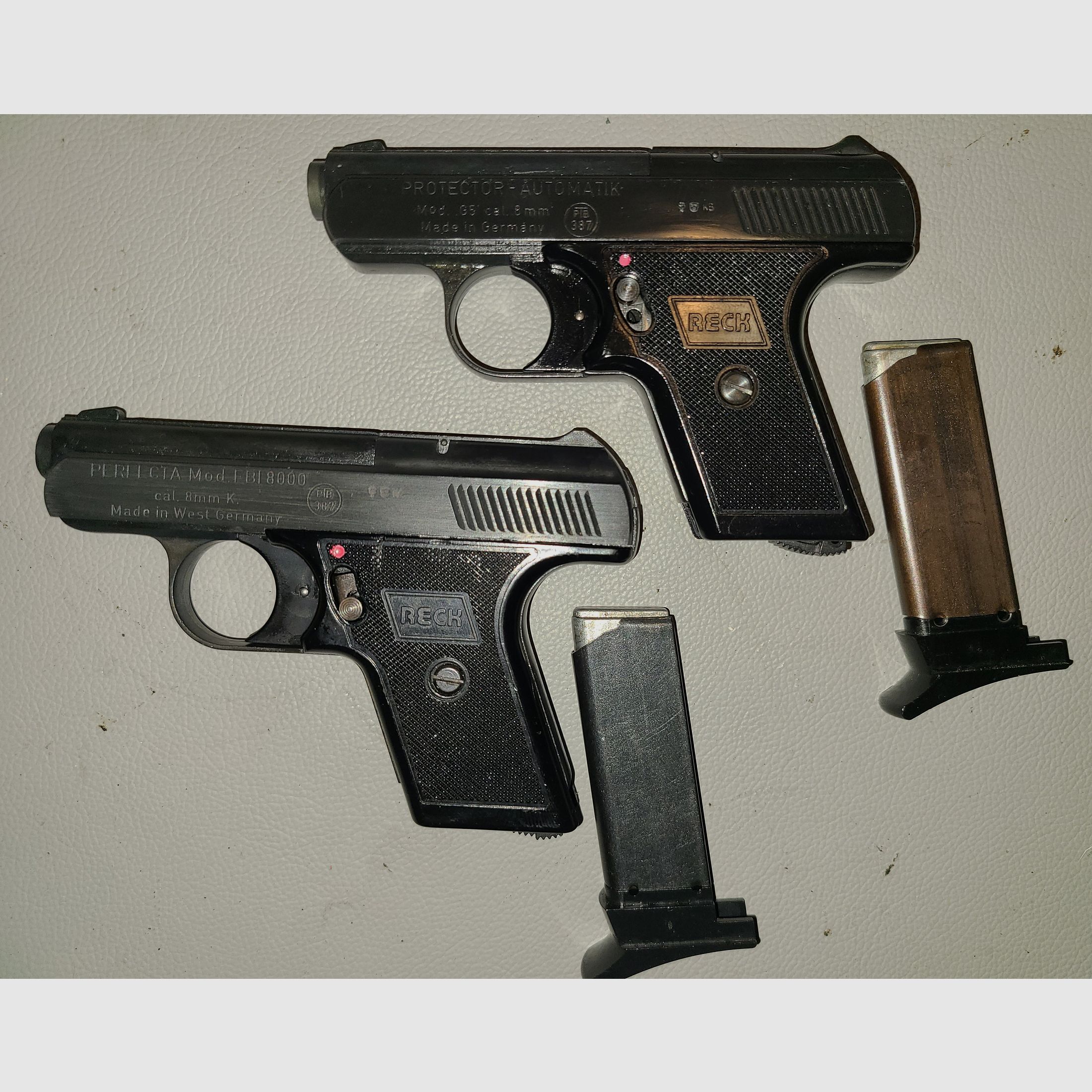 PERFECTA FBI 8000 + PROTEKTOR AUTOMATIK G5 / ohne Zubehör / cal. 8mm / PTB 387  / SCHRECKSCHUSS GAS PISTOLE SILVESTER SELBSTVERTEIDIGUNG SAMMLUNG / GEBRAUCHT 